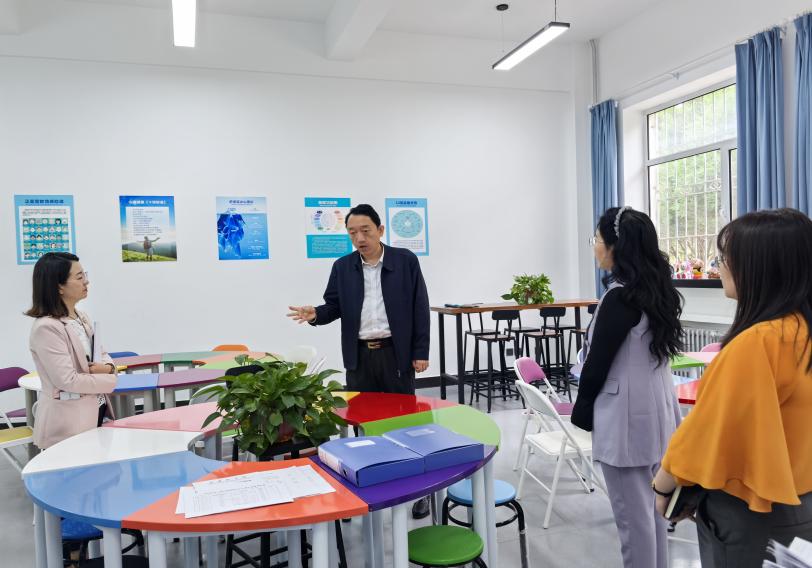 黨委副書記李岳深入心理咨詢中心調(diào)研指導(dǎo)，強(qiáng)調(diào)構(gòu)建高質(zhì)量教育咨詢服務(wù)體系